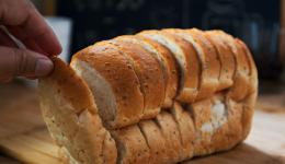 Възходът на високопротеиновия хляб и хранителната му стойност